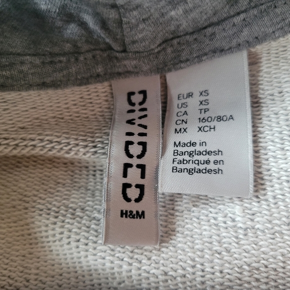 H&M DIVIDED Grey Cardigan XS LIKE NEW! - Picture 5 of 8